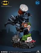 Batman 28 cm DC Cartoon Series statuette | Queen Studios