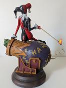 Harley Quinn and the Joker comics diorama statuette | Sideshow