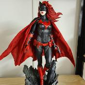 Batwoman 1/4 Premium Format DC COMICS Statue | Sideshow