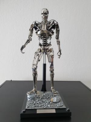 Terminator Endoskeleton MMS 352 Genisys HOT TOYS | Sideshow 