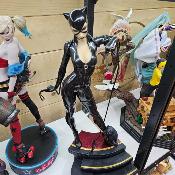 Catwoman Premium Format™ Figure DC Comics | Sideshow Collectibles