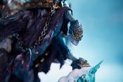 World of Warcraft statuette The Lich King & Invincible 68 cm | HEX COLLECTIBLES