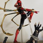 spiderman vs outriders  1/10 AVENGERS  | IRON STUDIO 