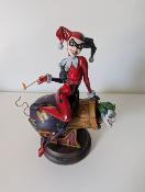 Harley Quinn and the Joker comics diorama statuette | Sideshow