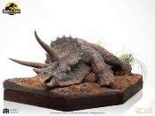 Jurassic Park statuette Maquette 1/8 Sick Triceratops 96 cm | ECC