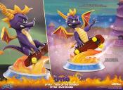 Spyro : Year of the Dragon statuette PVC Spyro Skateboard 34 cm | F4F