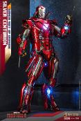 Iron Man 3 figurine Movie Masterpiece 1/6 Silver Centurion (Armor Suit Up Version) | Hot Toys