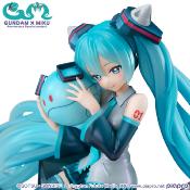 Mobile Suit Gundam x Hatsune Miku statuette PVC Lucrea Hatsune Miku x OO Gundam 45th Anniversary 17 cm | MEGAHOUSE