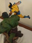 Hulk vs Wolverine Maquette | Sideshow Collectibles 