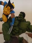 Hulk vs Wolverine Maquette | Sideshow Collectibles 