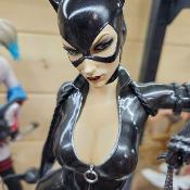 Catwoman Premium Format™ Figure DC Comics | Sideshow Collectibles