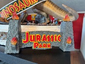 T-rex vs Velociraptors in the Rotunda 1/8 Statue I Prime 1 Studio