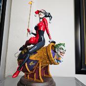 Harley Quinn and the Joker comics diorama | Sideshow