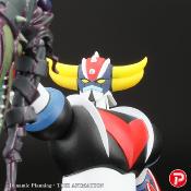 Goldorak statuette PVC Scene Selection 01 Grendizer a cry of Victory 14 cm | PLEX