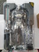 Terminator Endoskeleton MMS 352 Genisys HOT TOYS | Sideshow 