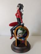 Harley Quinn and the Joker comics diorama statuette | Sideshow
