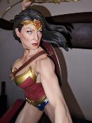 Wonder Woman Exclusive Premium Format Statue | Sideshow