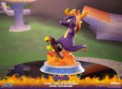 Spyro : Year of the Dragon statuette PVC Spyro Skateboard 34 cm | F4F