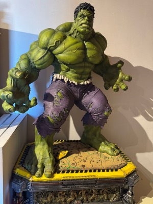 Hulk 1/3 Scale Statue I XM STUDIOS x LEGENDARY BEAST STUDIOS