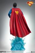 Superman (2025) statuette Premium Format Superman 61 cm | SIDESHOW